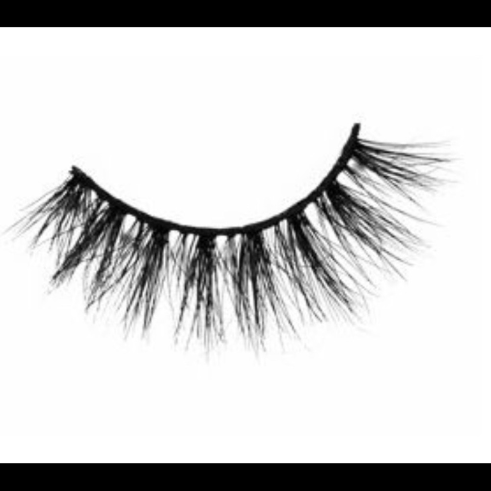 3D False Lashes - Picture 3 of 3
